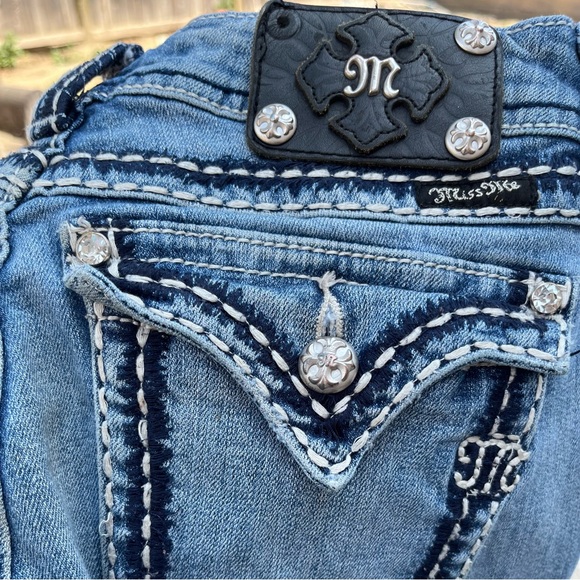 Miss Me Jeans |Women's Loose Saddle Stitch Border Bootcut | Medium wash size 30 - Picture 8 of 10